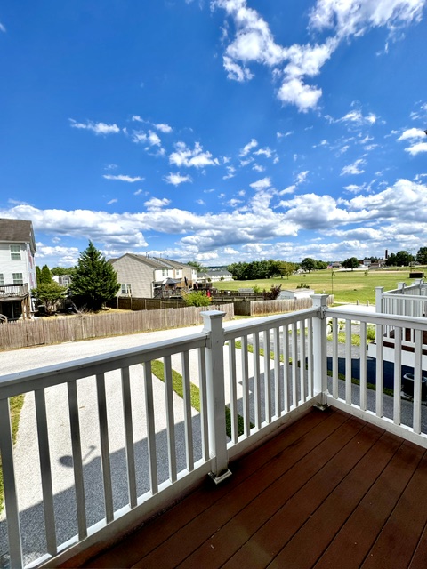 163 Moul Ave – Balcony
