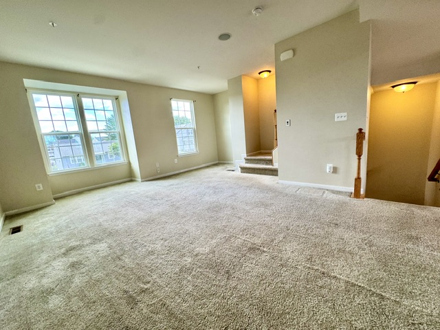 163 Moul Ave – Liv Rm