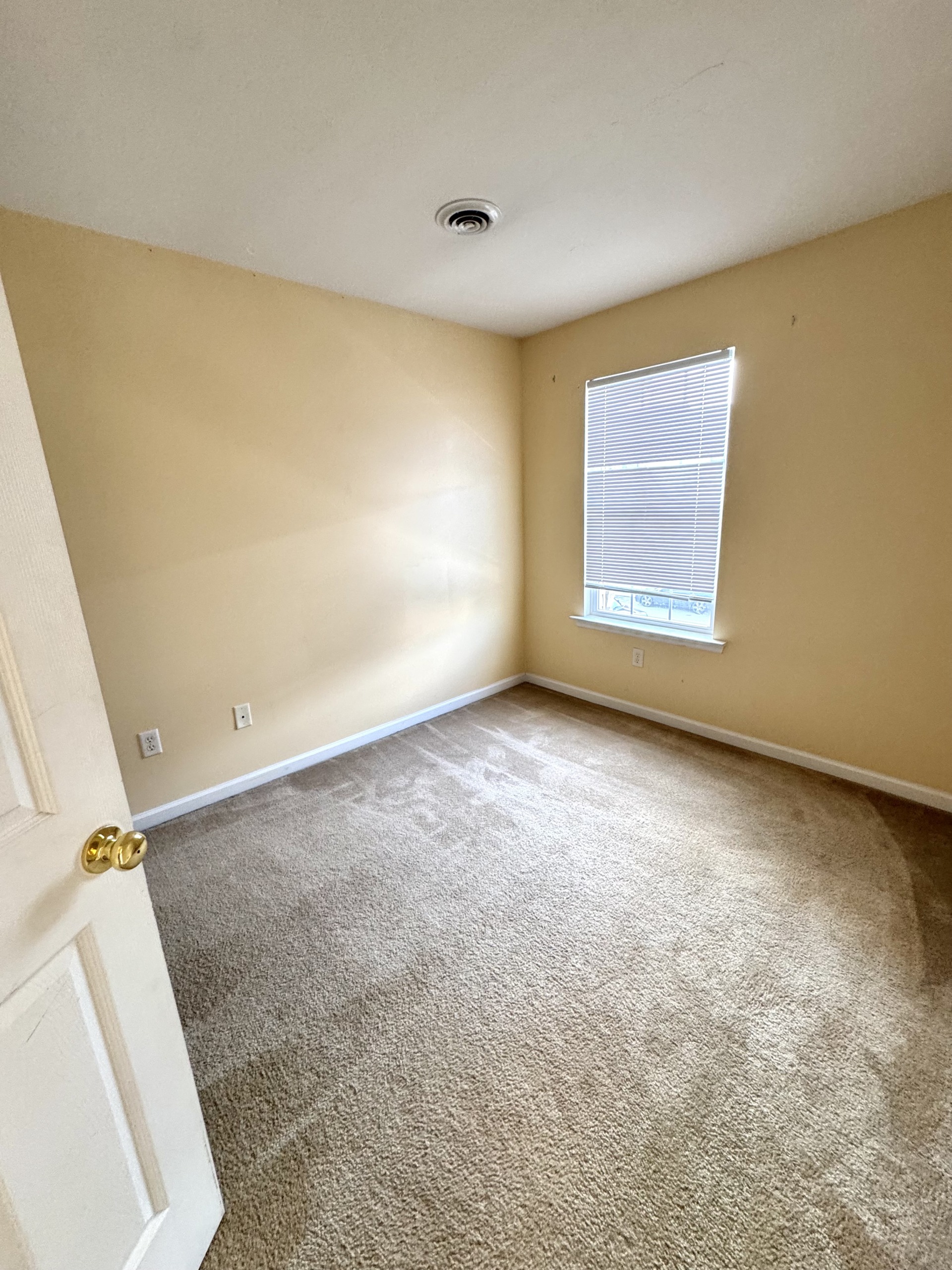 33 Sara Ln – Bed 2