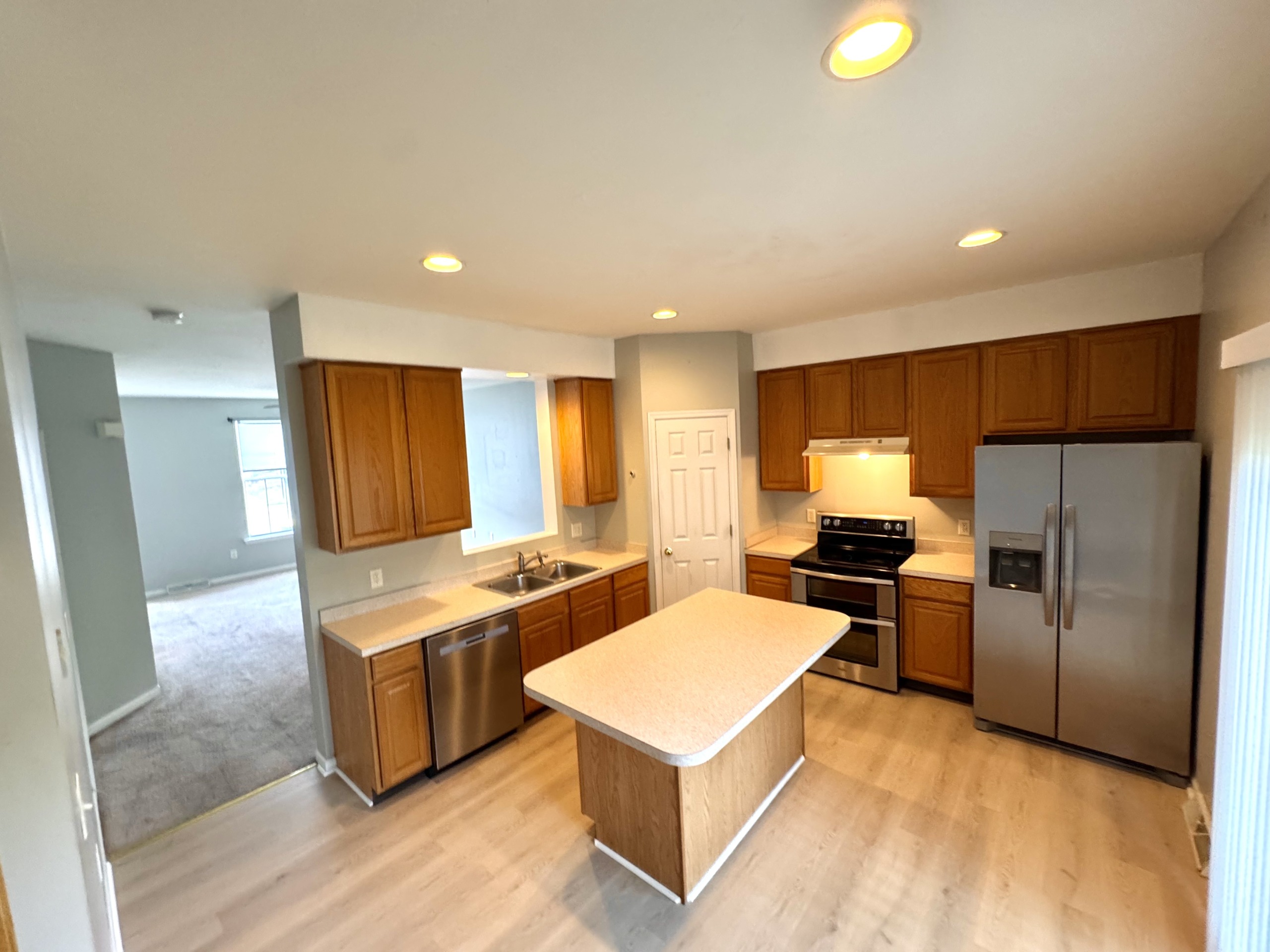 33 Sara Ln – Kitchen