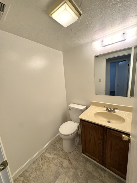 4 Lilac Ct – Bath Half