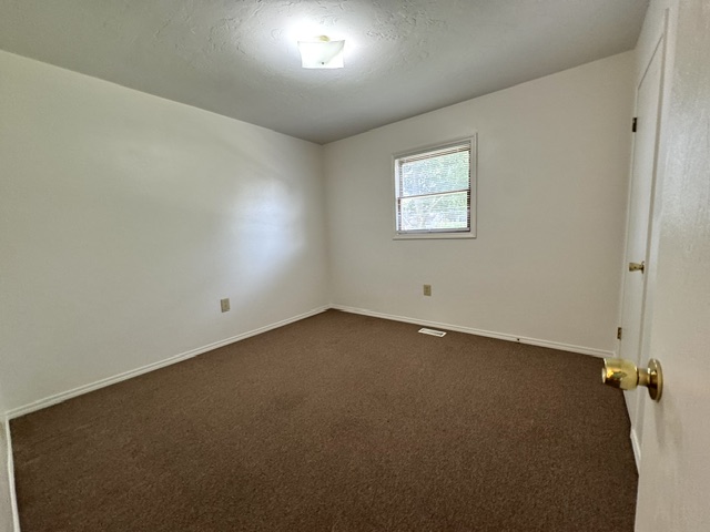 4 Lilac Ct – Bed 1