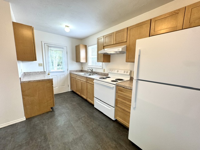 4 Lilac Ct – Kitchen