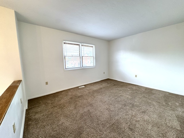 4 Lilac Ct – Liv Rm